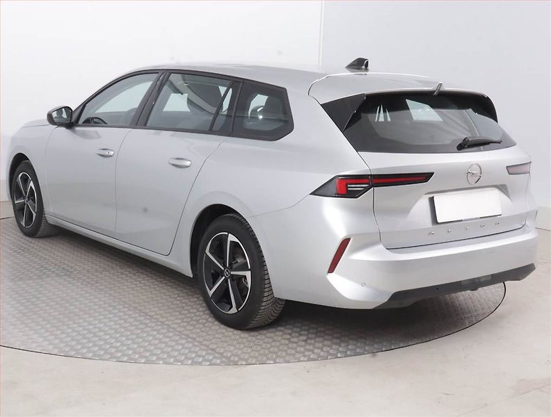 Opel Astra (2024) Edition 1.2 Turbo - fotka 4 z 15