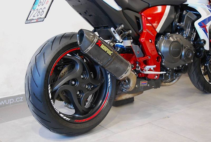 Honda CB 1000 R (2014) krásný stav, akrapovič - fotka 6 z 20
