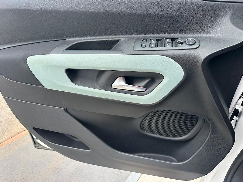 Citroën Berlingo (2019) 1.2i, 81KW, TEMPOMAT - fotka 21 z 24