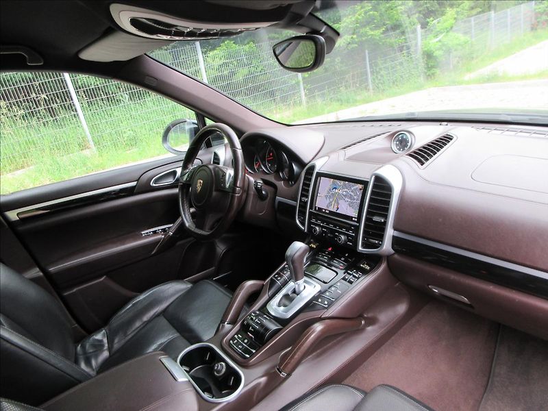 Porsche Cayenne 3,0 D, Navi, Kůže, 20ALU - fotka 14 z 33