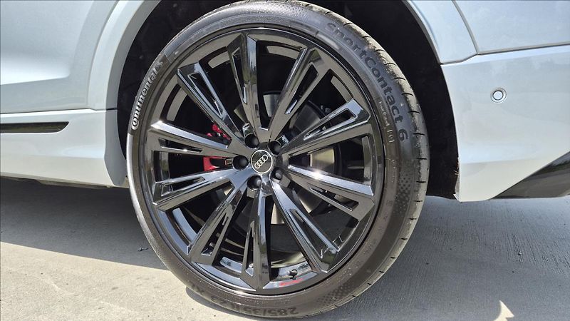 Audi Q8 50 TDI S-LINE 1 MAJ ČR DPH - fotka 24 z 27
