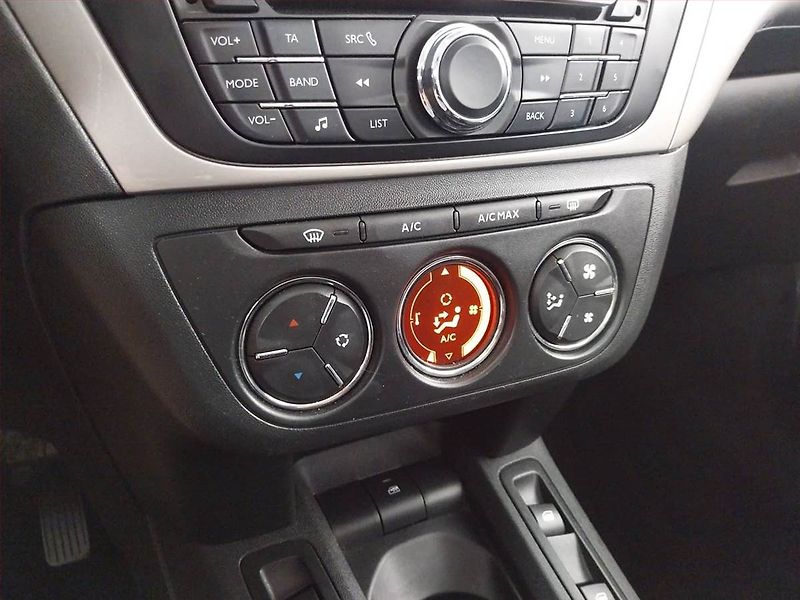 Citroën C-Elysée (2016) Exclusive 1.2 PureTech - fotka 13 z 17