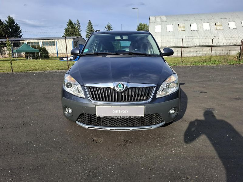 Škoda Fabia (2010) II kombi SCOUT 1.2TSi 77kW - fotka 2 z 19
