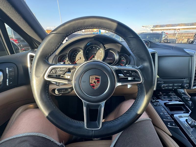 Porsche Cayenne (2017) PLATINUM 4X4 3,6i 220 KW DPH - fotka 26 z 50