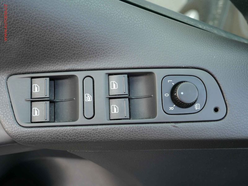 Volkswagen Tiguan (2012) 1.4TSi, autoAC - fotka 11 z 19