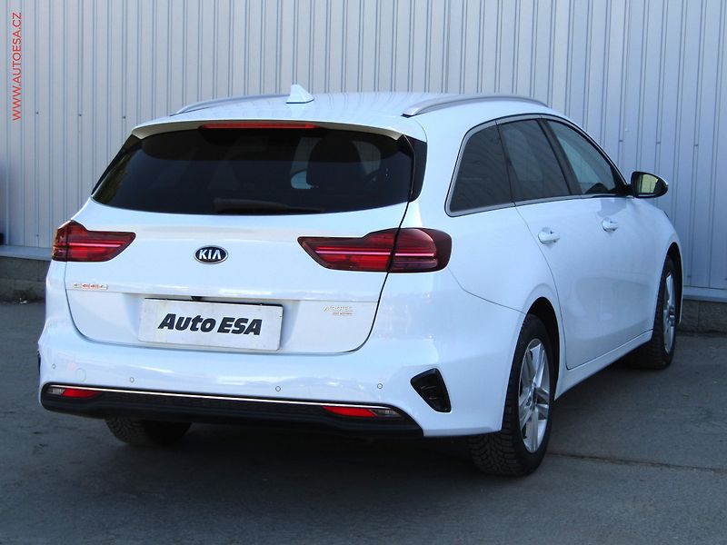 Kia Ceed (2019) 1.6 CRDi, 1.maj,ČR, Exclusive - fotka 4 z 18