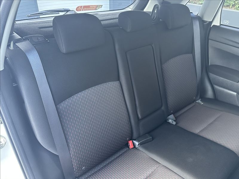 Mitsubishi ASX 2,2 DI-D 150PS  Intense+ A/T 4 - fotka 20 z 51
