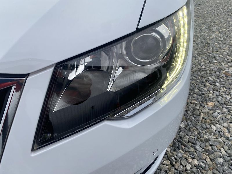 Škoda Superb 2.0TDi 4x4 170PS DSG L+K COMBI - fotka 71 z 158