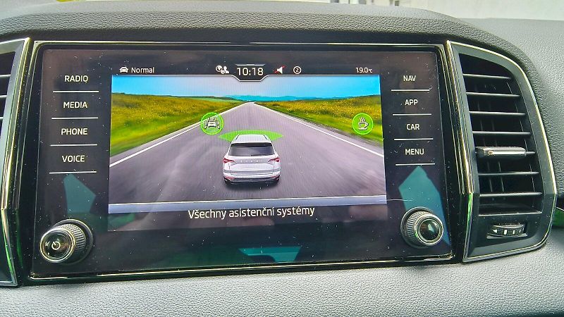 Škoda Karoq (2022) STYLE PLUS TSI 1.0/81KW 6MP - fotka 11 z 32