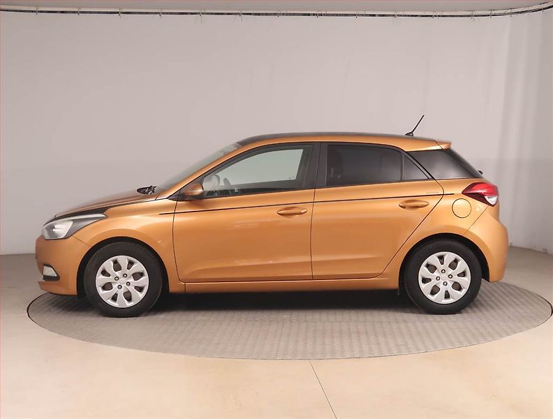 Hyundai i20 (2015) 1.2, Serv.kniha - fotka 3 z 16