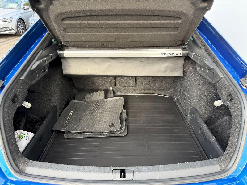 Škoda Octavia (2021) 2.0 TDI 110kW Style Plus Sport - fotka 34 z 35
