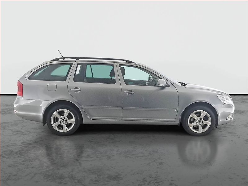 Škoda Octavia (2011) Elegance 1.6 TDI, Serv.kniha - fotka 6 z 15
