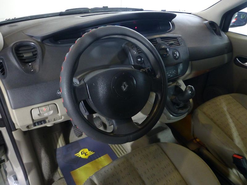 Renault Scénic (2004) 1,6 16V*DIGIKLIMA* - fotka 9 z 22
