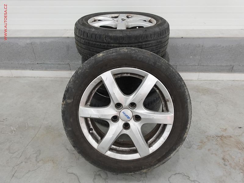 Kia Carens (2014) 1.6GDi, 1.maj,ČR, AC, tempo - fotka 23 z 23