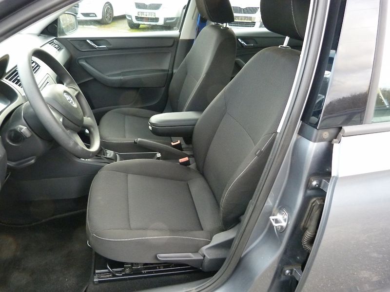 Škoda Rapid 1.2 Tsi 1 majitel, serviska - fotka 9 z 19