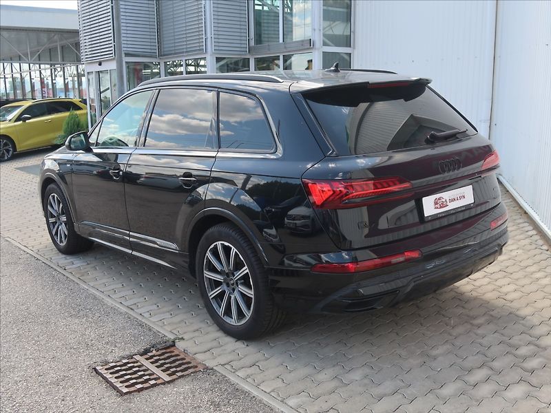 Audi Q7 3,0 TDI quattro  S line - fotka 4 z 8