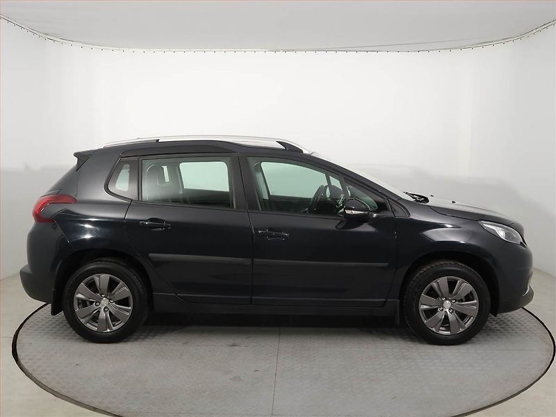 Peugeot 2008 (2019) 1.2 PureTech, ČR,1.maj - fotka 6 z 14