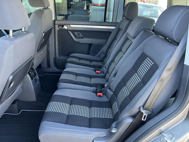 Volkswagen Touran United 1.4TSi 103kw TEMPOMAT - fotka 21 z 40