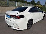 Toyota Corolla 1,5i 92kW manual navi. závěs - náhled 3