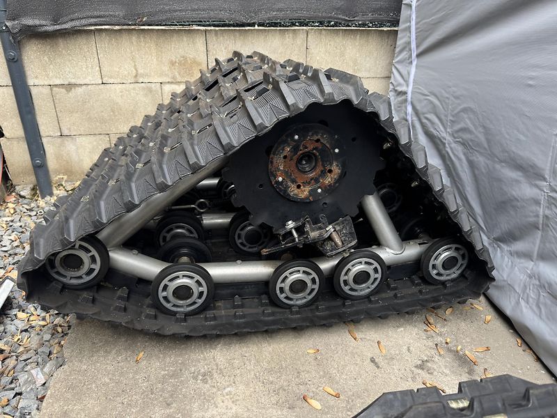 Yamaha Grizzly 700 (2008) Kufry, rámy, sněžné pásy - fotka 27 z 28