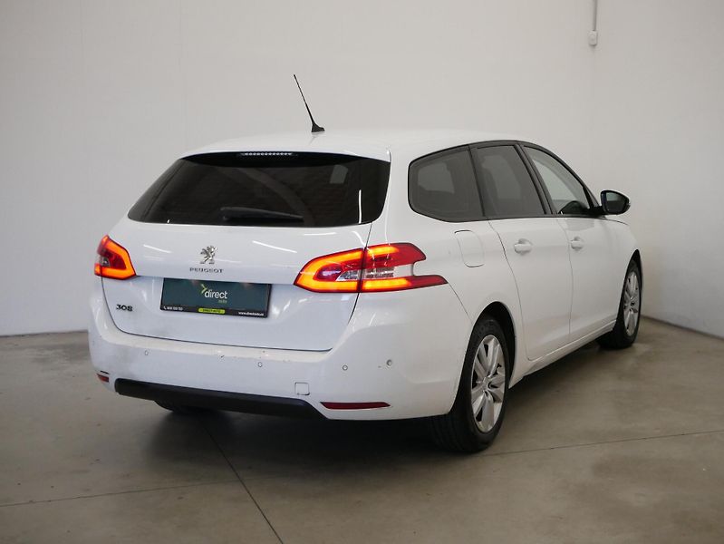 Peugeot 308 - fotka 2 z 30