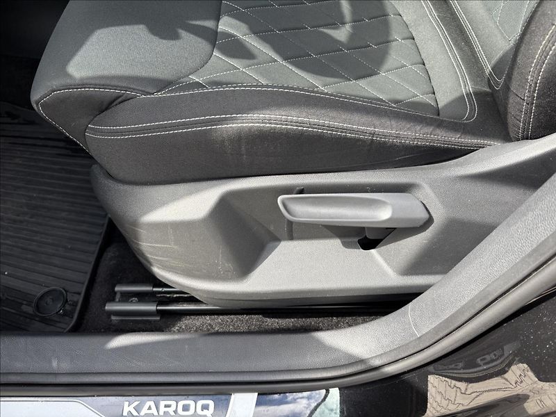 Škoda Karoq 1,5 TSI  110kW Sportline - fotka 24 z 51