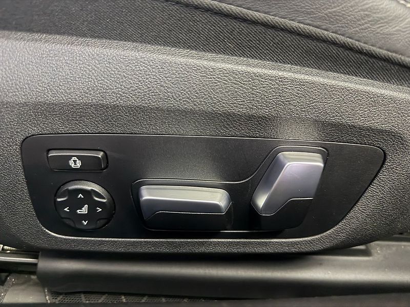BMW M8 M850 xDrive M-SPORT, H&K, HUD, - fotka 30 z 36
