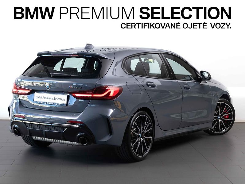 BMW Řada 1 M135i xDrive - fotka 5 z 22