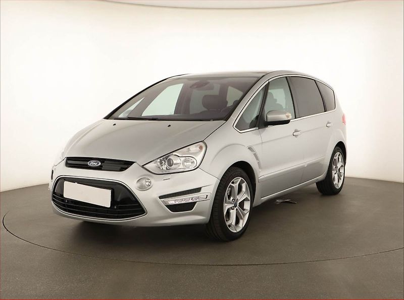 Ford S-MAX (2013) Titanium 2.2 TDCi, Automat - fotka 2 z 19