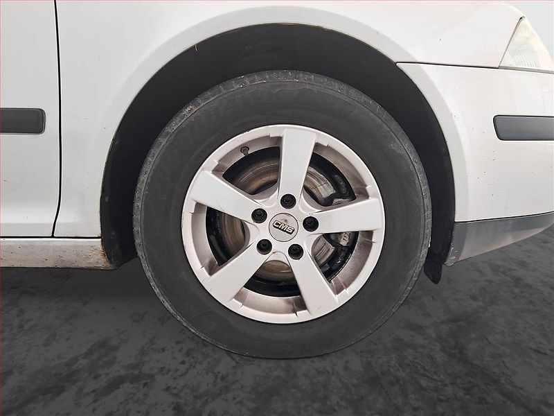 Škoda Octavia (2004) 1.6, nová STK, Tažné - fotka 14 z 17