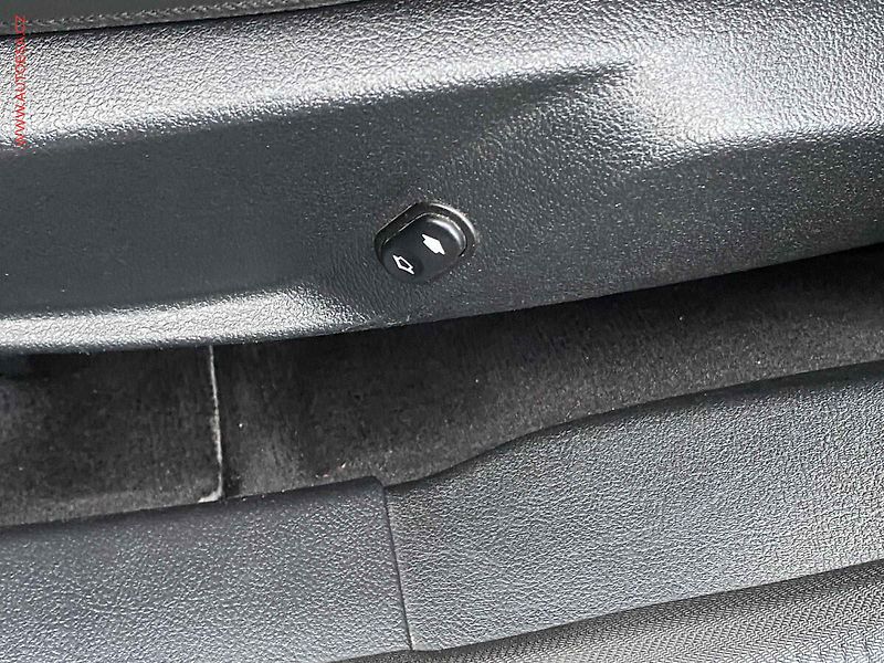 Ford Mondeo (2008) 2.2 TDCi, autoAC - fotka 12 z 20