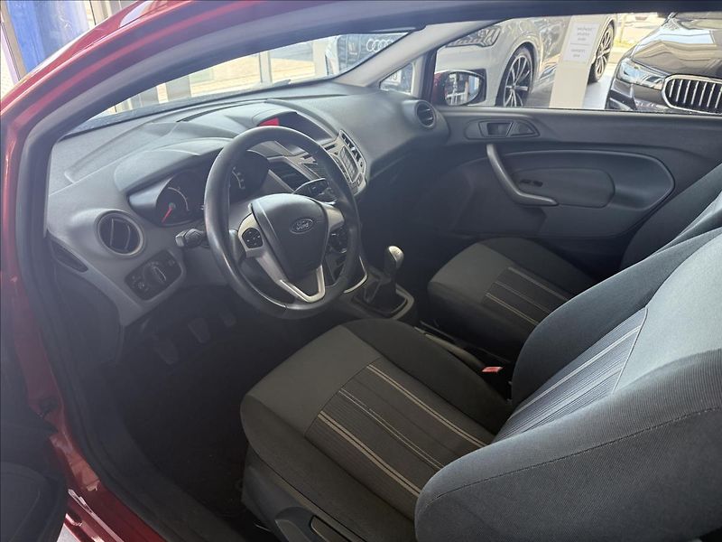 Ford Fiesta 1,2   60kW - fotka 7 z 20
