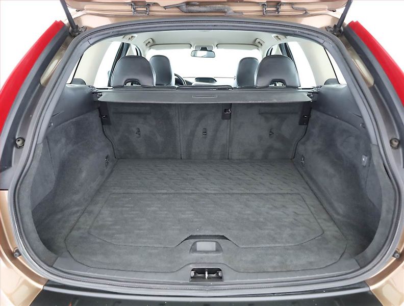 Volvo XC60 (2008) D5, 4X4, Automat, Serv.kniha - fotka 15 z 16