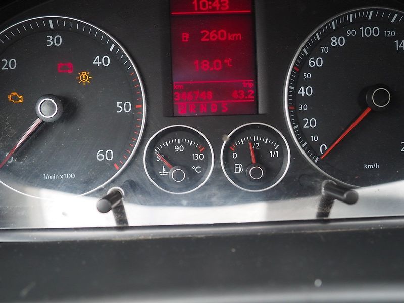 Volkswagen Touran (2003) 1.9 TDI 77 kW, DSG, Webasto - fotka 27 z 33