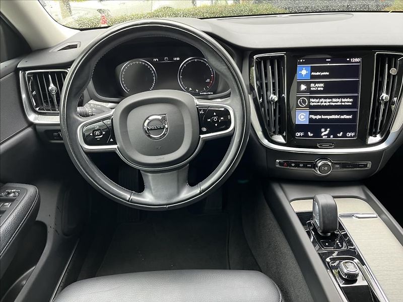 Volvo V60 2,0 CROSS COUNTRY - REZERVACE - fotka 13 z 23