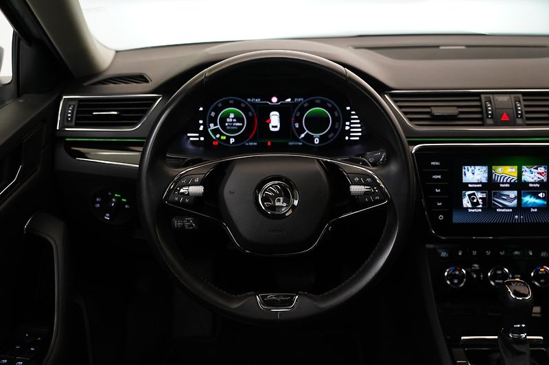 Škoda Superb - fotka 18 z 29
