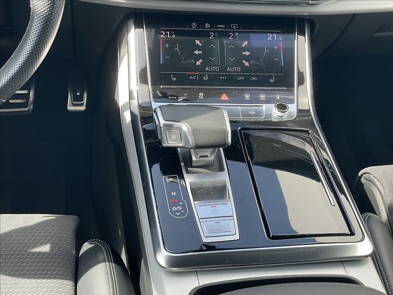 Audi Q7 3,0 50 TDI quattro S line TZ - fotka 13 z 25