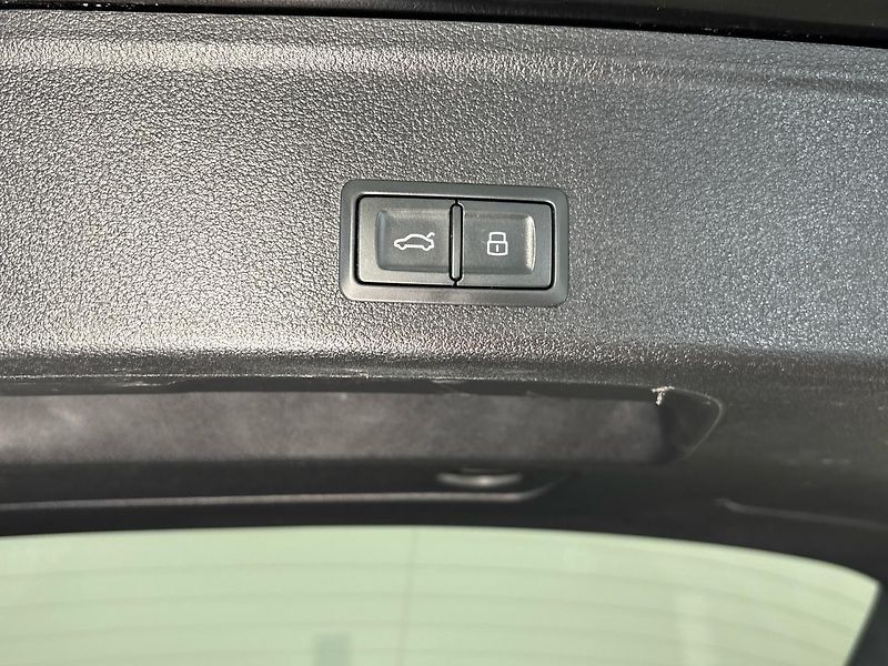 Audi A4 40 - fotka 28 z 30