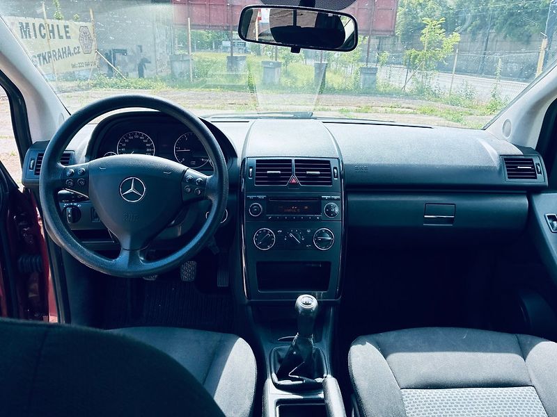 Mercedes-Benz Třídy A A160 CDi  60 kW  1.maj ČR půvo - fotka 10 z 17