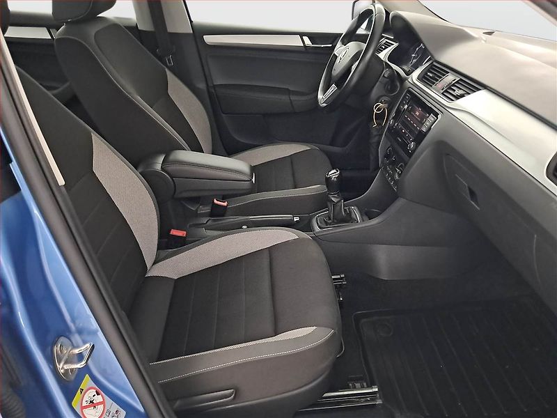 Škoda Rapid (2019) Ambition 1.0 TSI, Serv.kniha - fotka 9 z 17