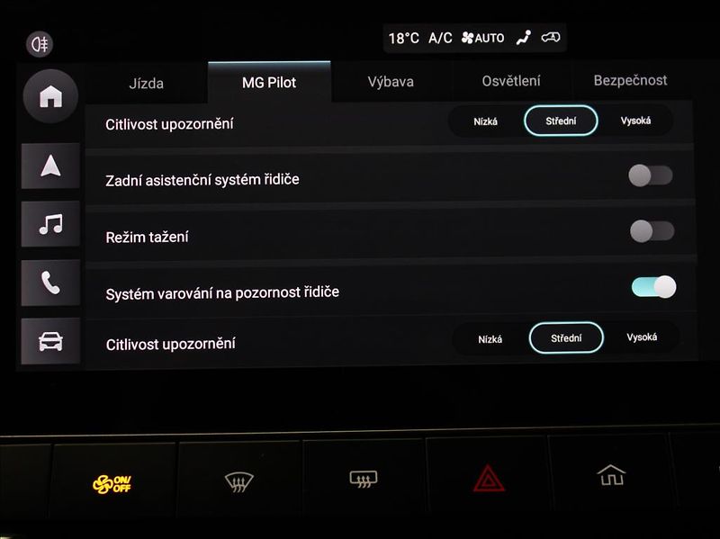 MG MG4 0,0 64kWh Exclusive 10tkm. ČR - fotka 18 z 26