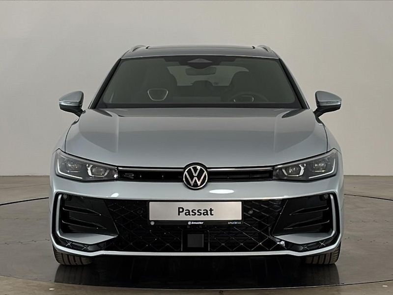 Volkswagen Passat (2025) R-Line People - fotka 4 z 31