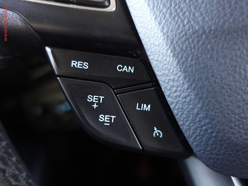 Ford C-MAX (2018) 1.0 EB, Titanium - fotka 17 z 23