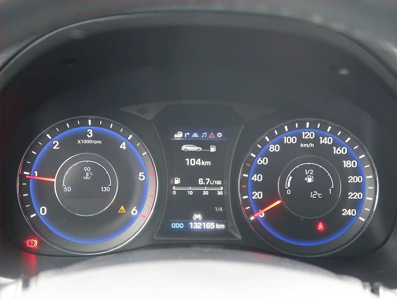 Hyundai i40 (2016) Premium 1.7 CRDi, Kůže, Navi - fotka 11 z 15