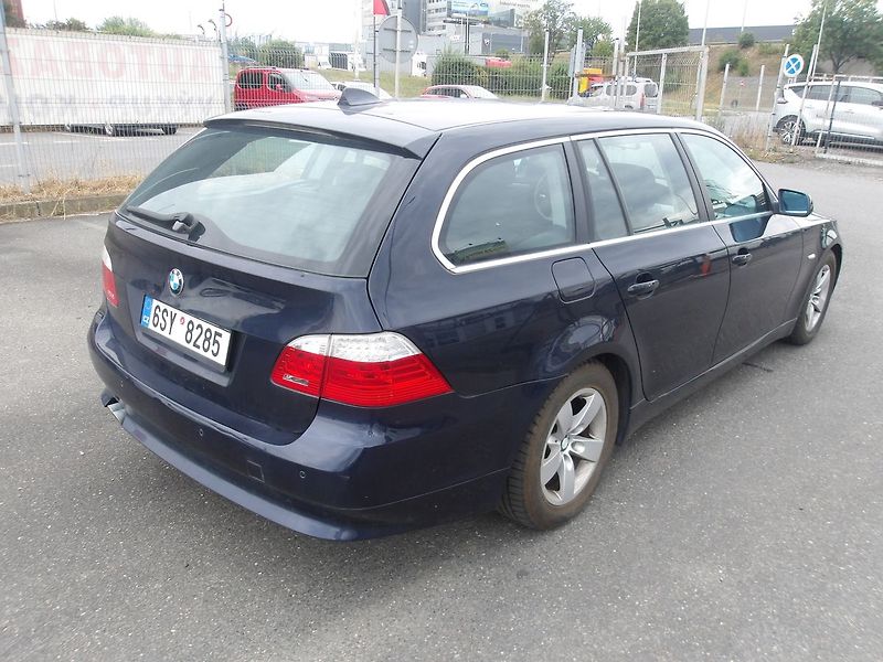 BMW Řada 5 530d PĚKNÝ !!! SERV.KNIHA ! - fotka 5 z 37