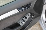 Audi A4 2,0 TDi  AUTOMAT, S-LINE - náhled 16