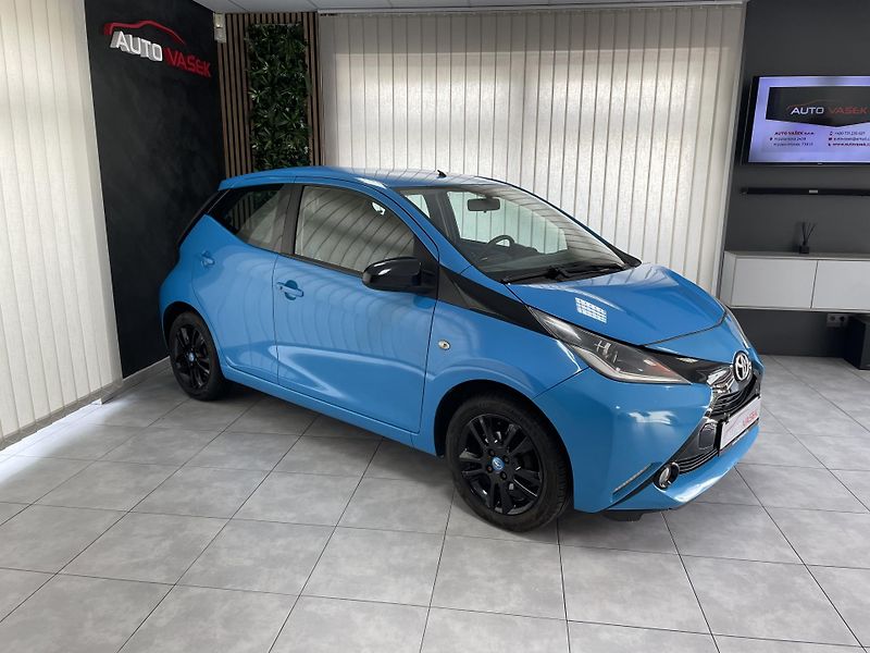 Toyota Aygo 1.0 i AUTOMAT REZERVACE  - fotka 2 z 27