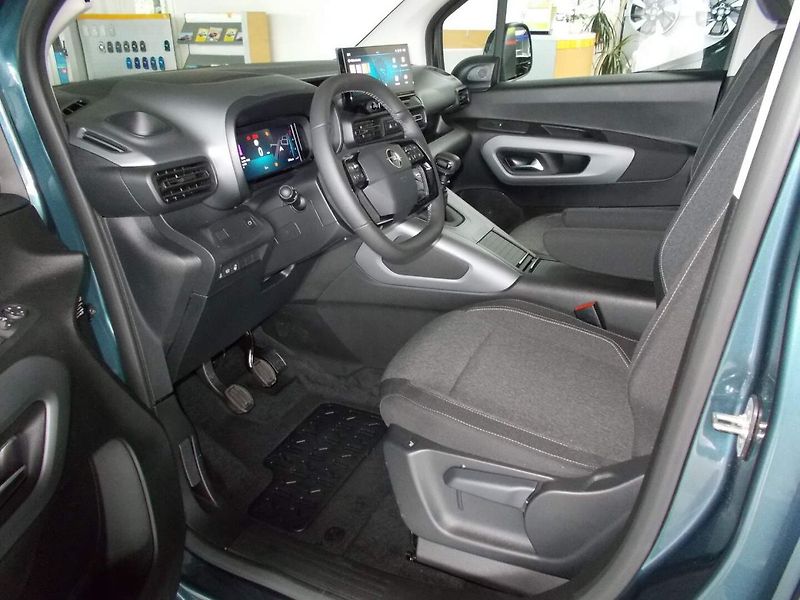 Opel Combo (2026) Elegance Plus L2H1 1.5 CDTI (9 - fotka 18 z 35