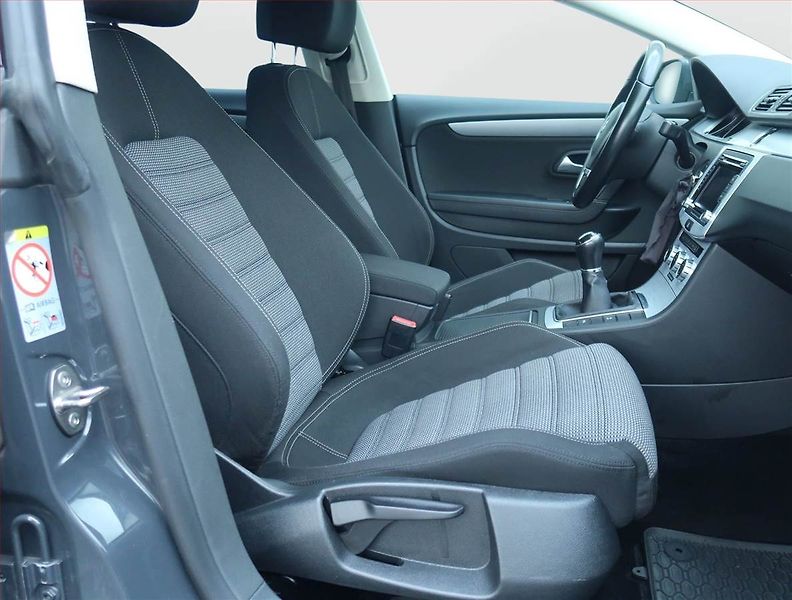 Volkswagen CC (2013) Sportline 2.0 TDI, Xenony - fotka 9 z 17