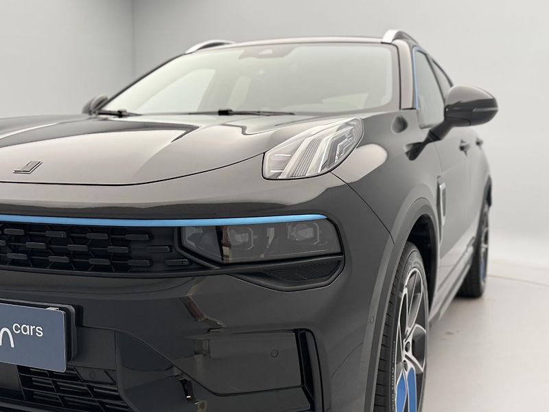 Lynk & Co 01 PHEV DCT AUT 1.maj - fotka 18 z 55